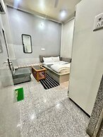 HOTEL PRAKASH GUEST HOUSE - Varanasi