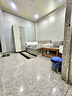 HOTEL PRAKASH GUEST HOUSE - Varanasi