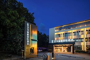 ELONG DELUXE International Hotel