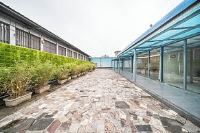 ELONG DELUXE International Hotel