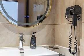 ELONG DELUXE International Hotel