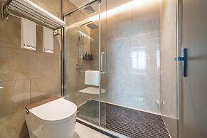 ELONG DELUXE International Hotel