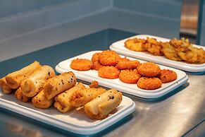 ELONG DELUXE International Hotel