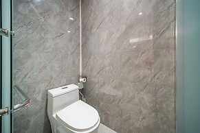 ELONG DELUXE International Hotel