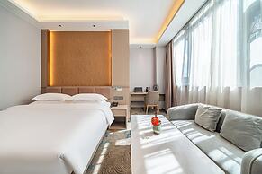 ELONG DELUXE International Hotel