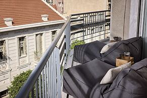 Acro Residence Acropolis by Aura Homes