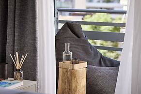 Acro Residence Acropolis by Aura Homes