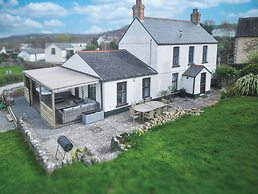 Hill House - 4 Bedroom - Llanrhidian