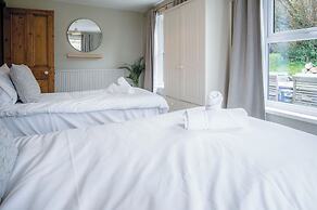 Hill House - 4 Bedroom - Llanrhidian