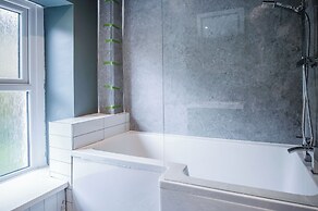 Hill House - 4 Bedroom - Llanrhidian