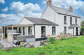 Hill House - 4 Bedroom - Llanrhidian