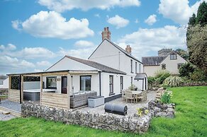 Hill House - 4 Bedroom - Llanrhidian