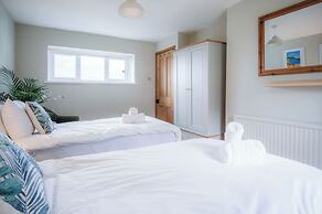 Hill House - 4 Bedroom - Llanrhidian