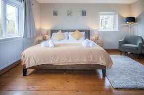 Hill House - 4 Bedroom - Llanrhidian