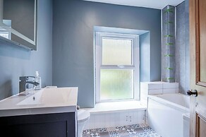 Hill House - 4 Bedroom - Llanrhidian