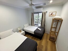 Palm Cove Studio Apartments