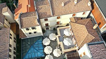 Vila Ebel Hotel Pool & Spa