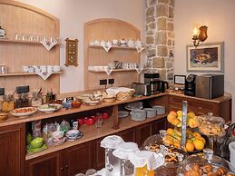 Vila Ebel Hotel Pool & Spa