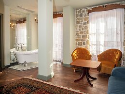 Vila Ebel Hotel Pool & Spa