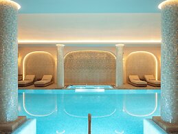 Vila Ebel Hotel Pool & Spa