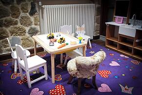 Vila Ebel Hotel Pool & Spa