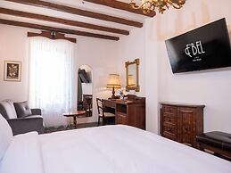 Vila Ebel Hotel Pool & Spa
