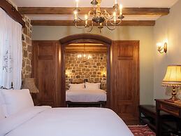 Vila Ebel Hotel Pool & Spa