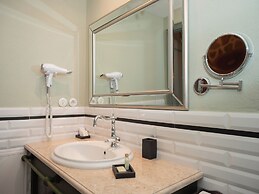 Vila Ebel Hotel Pool & Spa