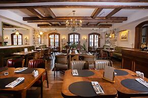 Vila Ebel Hotel Pool & Spa