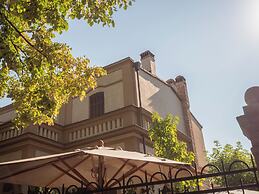 Vila Ebel Hotel Pool & Spa