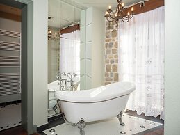 Vila Ebel Hotel Pool & Spa