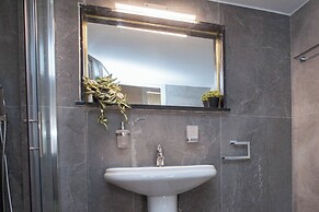 Neos Kosmos Gem w Acropolis View Balcony