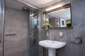 Neos Kosmos Gem w Acropolis View Balcony