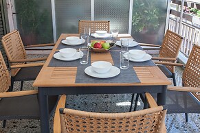 Neos Kosmos Gem w Acropolis View Balcony