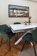 Neos Kosmos Gem w Acropolis View Balcony