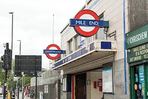 Stylish 2BD Flat with Balcony Near Stepney Green