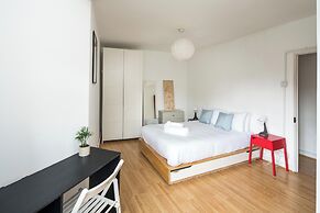 Stylish 2BD Flat with Balcony Near Stepney Green