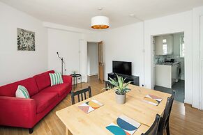 Stylish 2BD Flat with Balcony Near Stepney Green