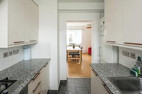 Stylish 2BD Flat with Balcony Near Stepney Green