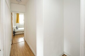 Stylish 2BD Flat with Balcony Near Stepney Green