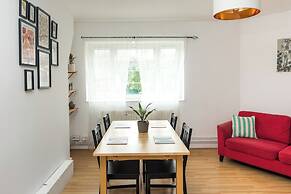 Stylish 2BD Flat with Balcony Near Stepney Green
