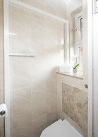 Stylish 2BD Flat with Balcony Near Stepney Green