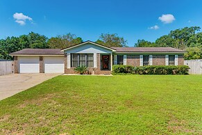 Pensacola Home ~ 13 Mi to Perdido Bay!