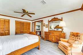 Pensacola Home ~ 13 Mi to Perdido Bay!