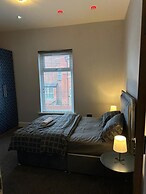 Cozy Manchester House - Stay With Host Onsite