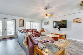 4 Mi to Beach: Family-friendly Home in Navarre