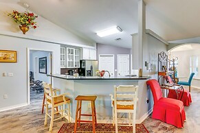 4 Mi to Beach: Family-friendly Home in Navarre