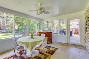 4 Mi to Beach: Family-friendly Home in Navarre