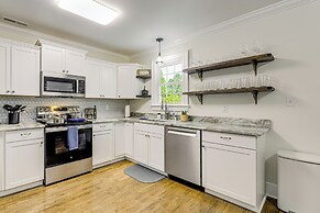 2 Mi to Downtown: Pet-friendly Home in New Bern!