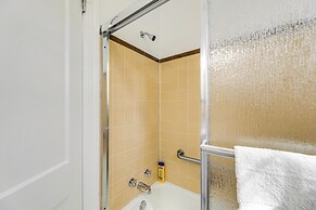 2 Mi to Downtown: Pet-friendly Home in New Bern!